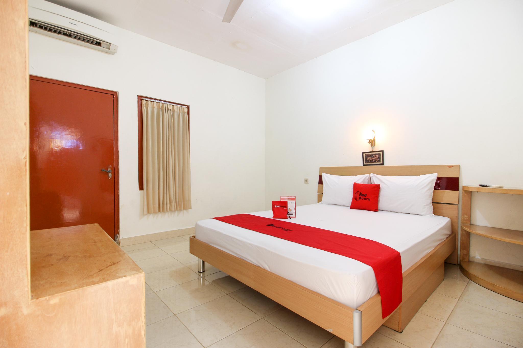 Reddoorz Syariah At Jalan Menteri Supeno Hotel Jogjakarta Buitenkant foto
