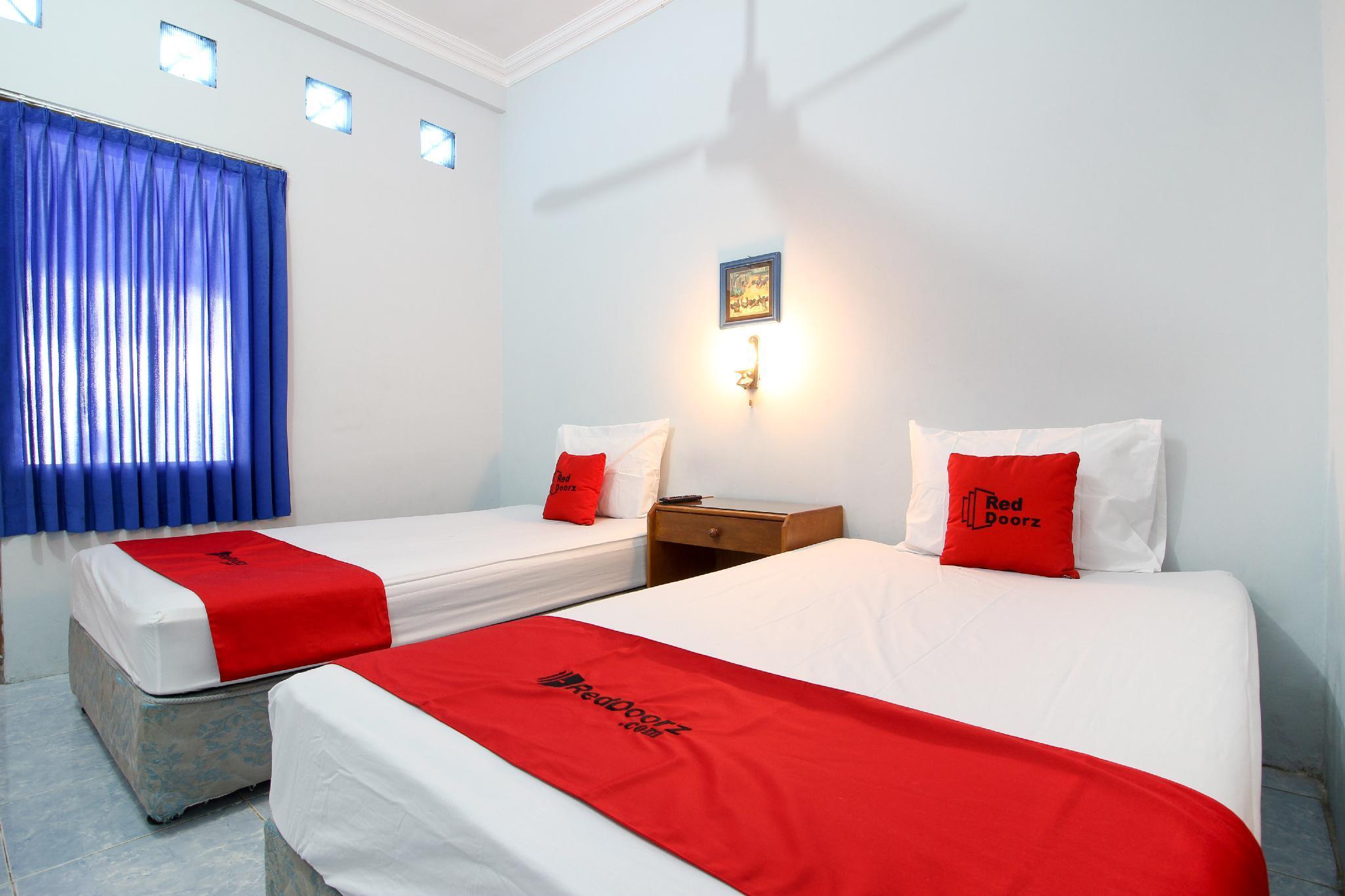 Reddoorz Syariah At Jalan Menteri Supeno Hotel Jogjakarta Buitenkant foto