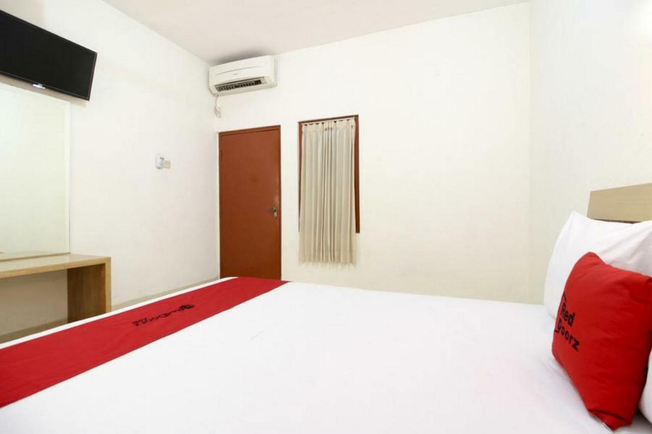Reddoorz Syariah At Jalan Menteri Supeno Hotel Jogjakarta Buitenkant foto