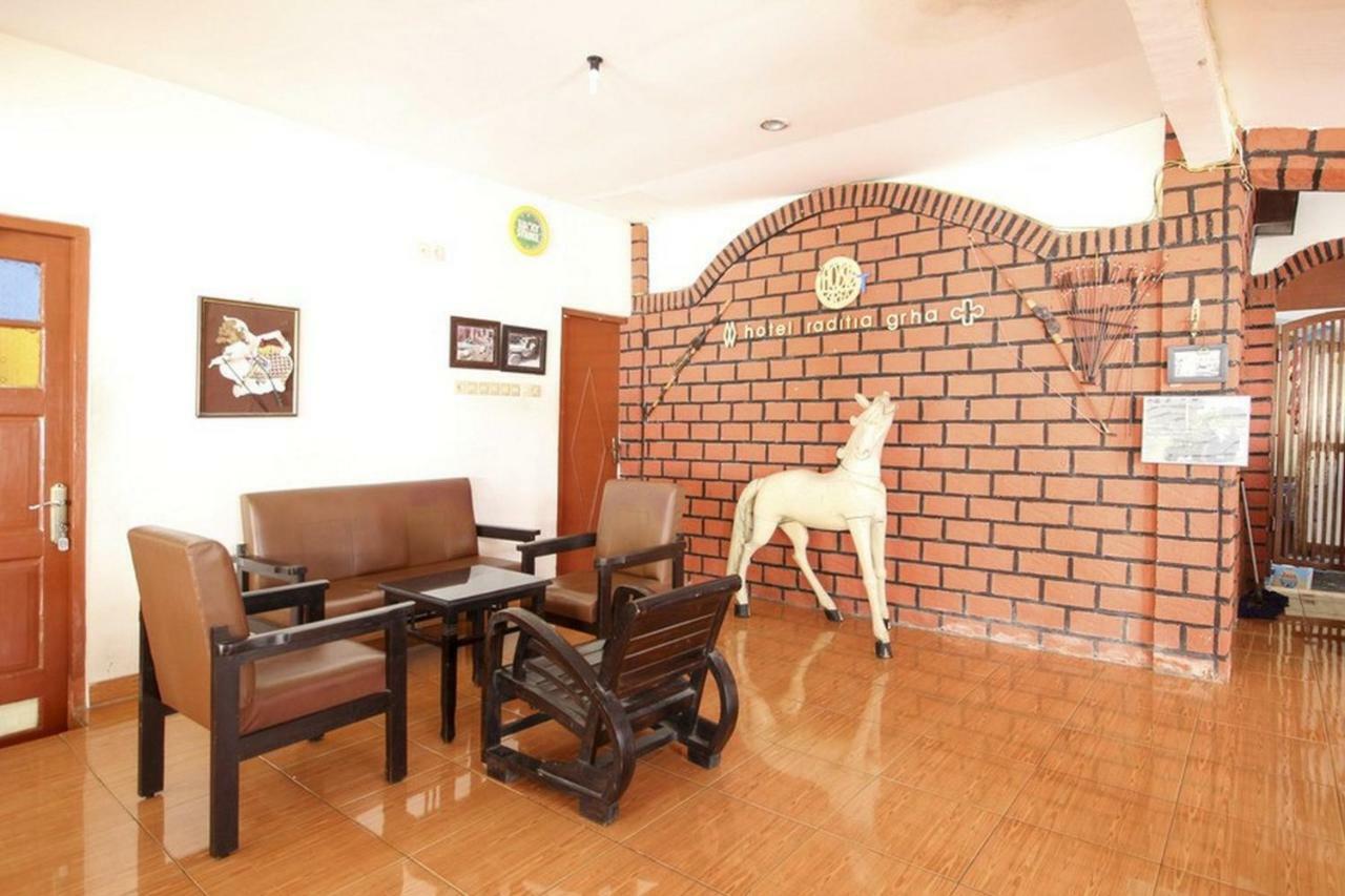 Reddoorz Syariah At Jalan Menteri Supeno Hotel Jogjakarta Buitenkant foto