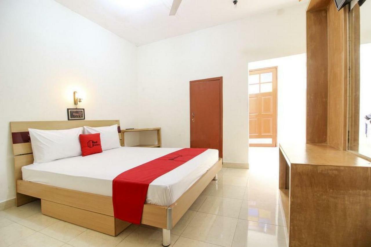 Reddoorz Syariah At Jalan Menteri Supeno Hotel Jogjakarta Buitenkant foto